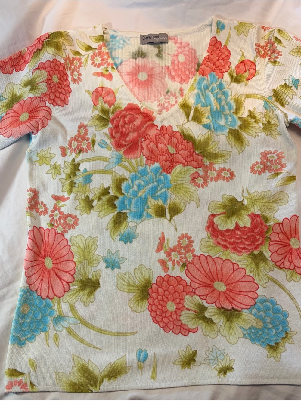 Designers Originals Floral V‑Neck Top in Coral, Blue & Green